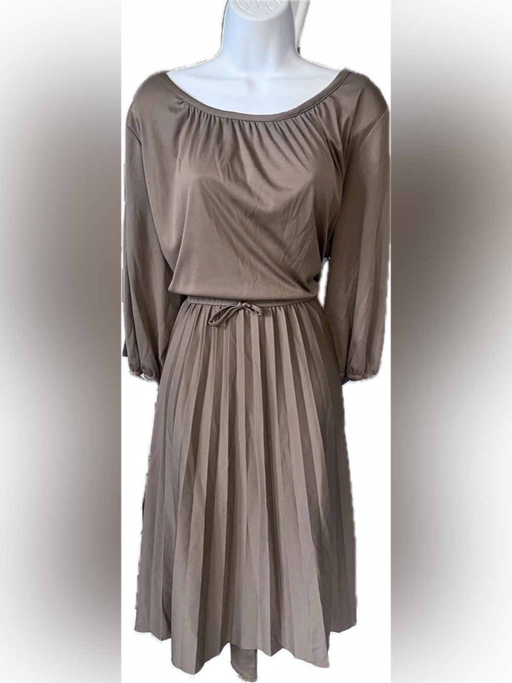 Vintage 70s 2-Piece Pleated Dress with 3/4 bubble sleeves and Matching Lace Vest